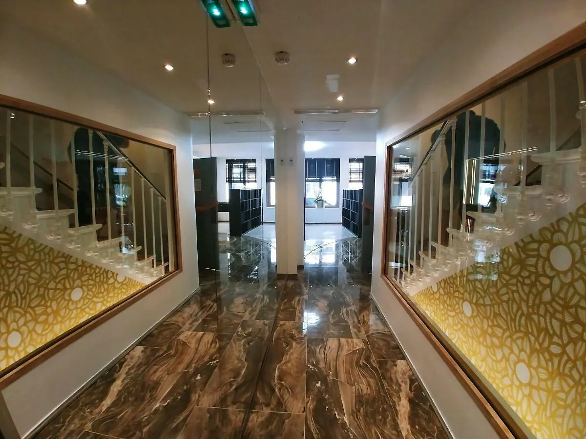 פריז Hotel Aida Opera 3*,  צרפת